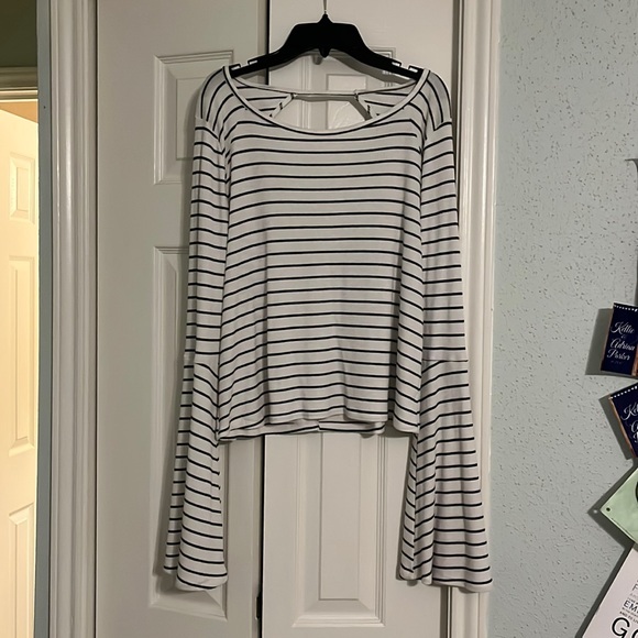 Women’s Hollister Bell Striped Bell Sleeve top with open back - Picture 1 of 3